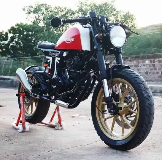 Modified Bajaj Pulsar into Cafe Racer by Nikhil Custom Motorcycle