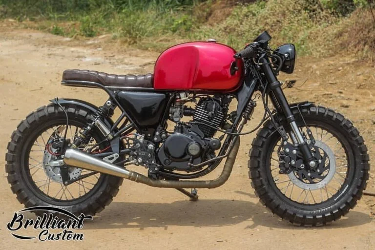 Modified Bajaj Pulsar 200 into a Cafe Racer