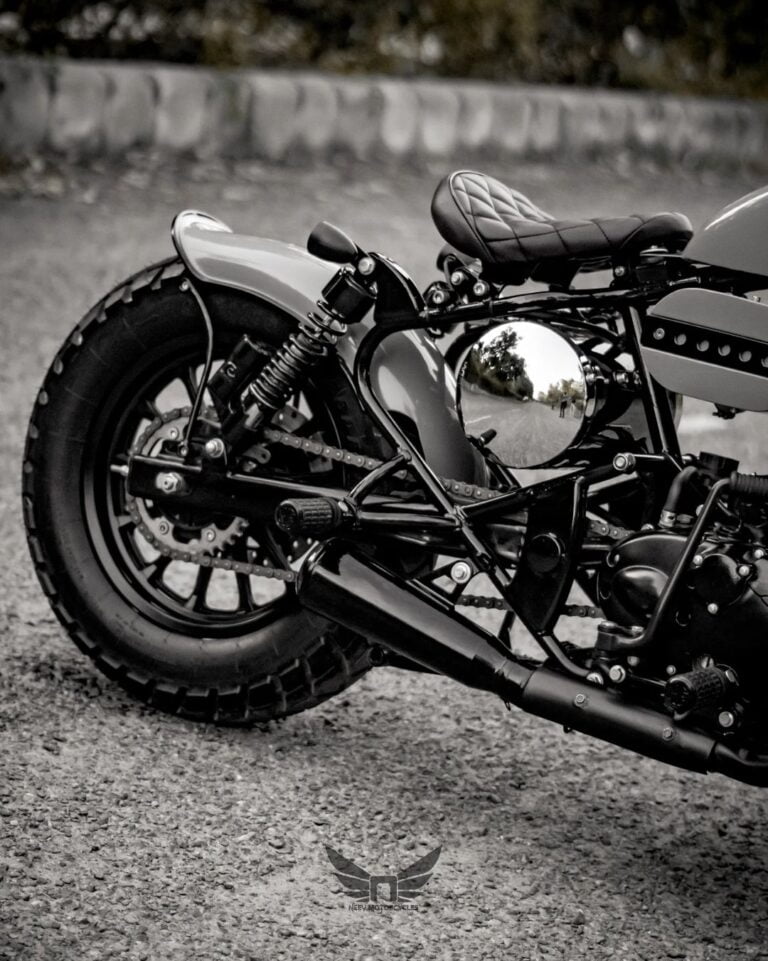 Modified Royal Enfield Thunderbird 350 by Neev Motorcycle