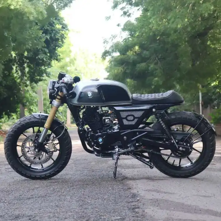 Modified Pulsar 180 into BMW Cafe Racer