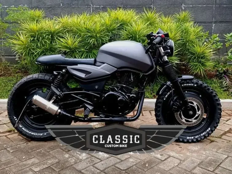 Modified Pulsar 180 into a Classic Cafe Racer