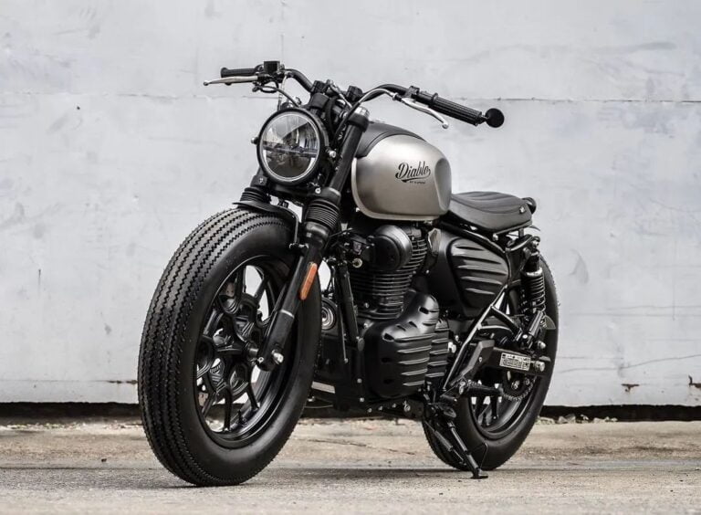 Modified Royal Enfield Hunter 350 into a Brat Motorcycle