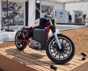 Read more about the article Modified Royal Enfield 350 into an Electric Bobber